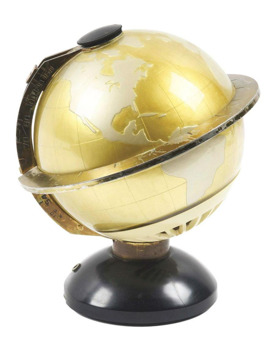 GLOBE DESK TOP TRANSISTOR RADIO.: This is an early mid-century desktop transistor radio in the shape of a globe. Labeled on the bottom for "6-Transistor", with no other identification noted as to the manufacturer. CONDITION: Shows are