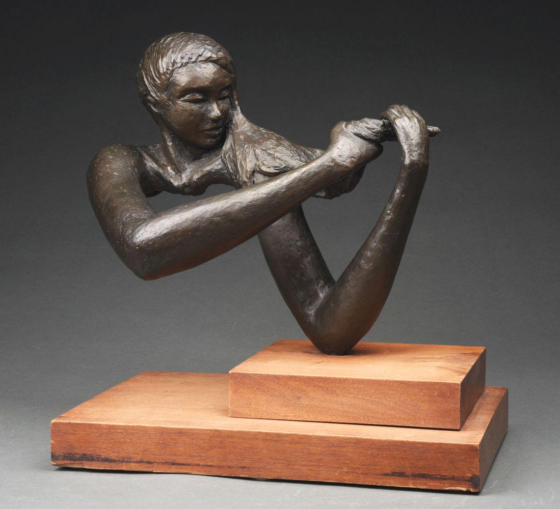 MODERN BRONZE SCULPTURE OF WOMAN WITH HANDS. (1 of 4)