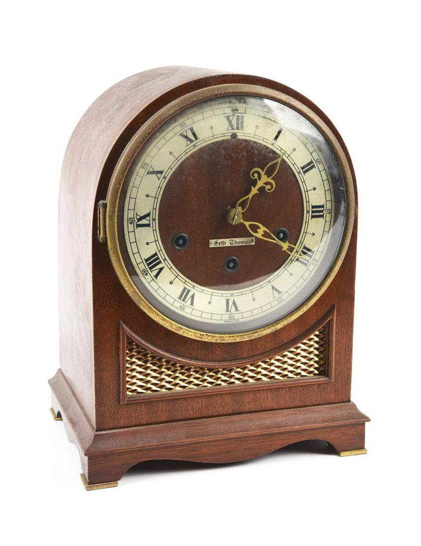 SETH THOMAS NORTHBURY CHIMING MANTEL CLOCK. (1 of 2)