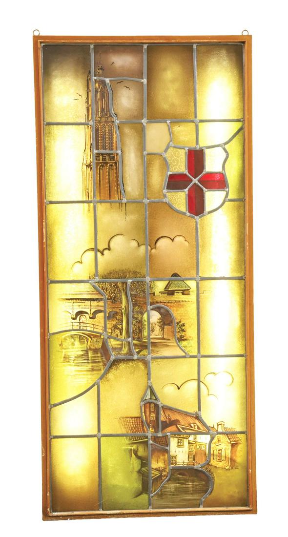 STAINED GLASS WINDOW IN LIGHTBOX. (1 of 3)