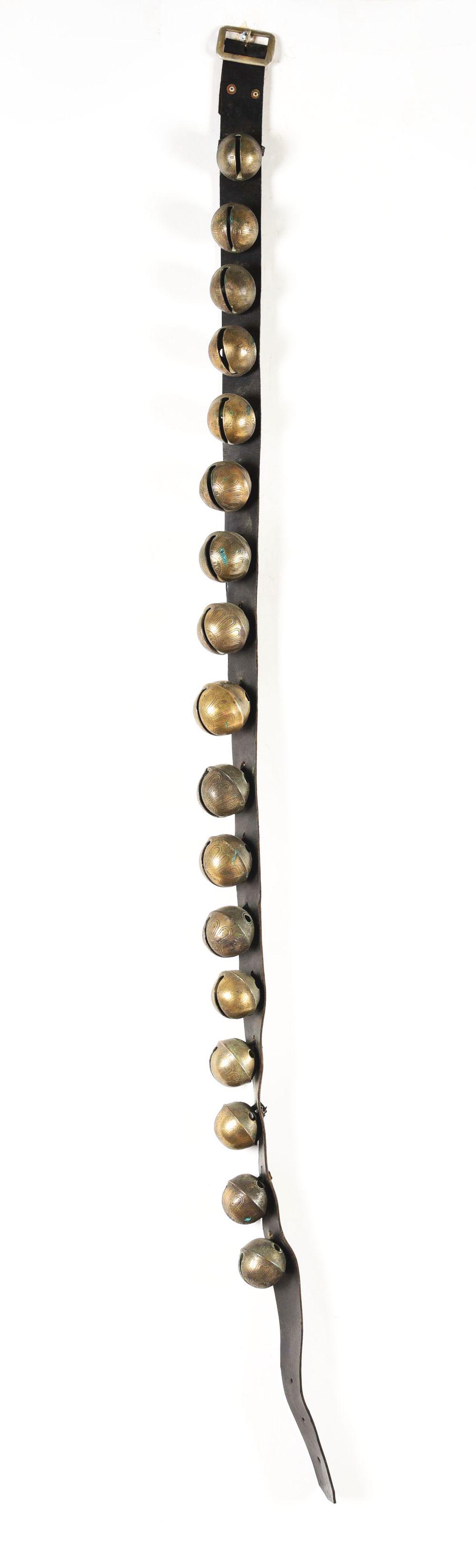 GRADUATED SLEIGH BELL STRAP. (1 of 3)