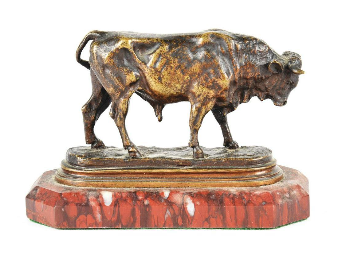 SMALL BRONZE BULL SCULPTURE ON BASE. (1 of 2)