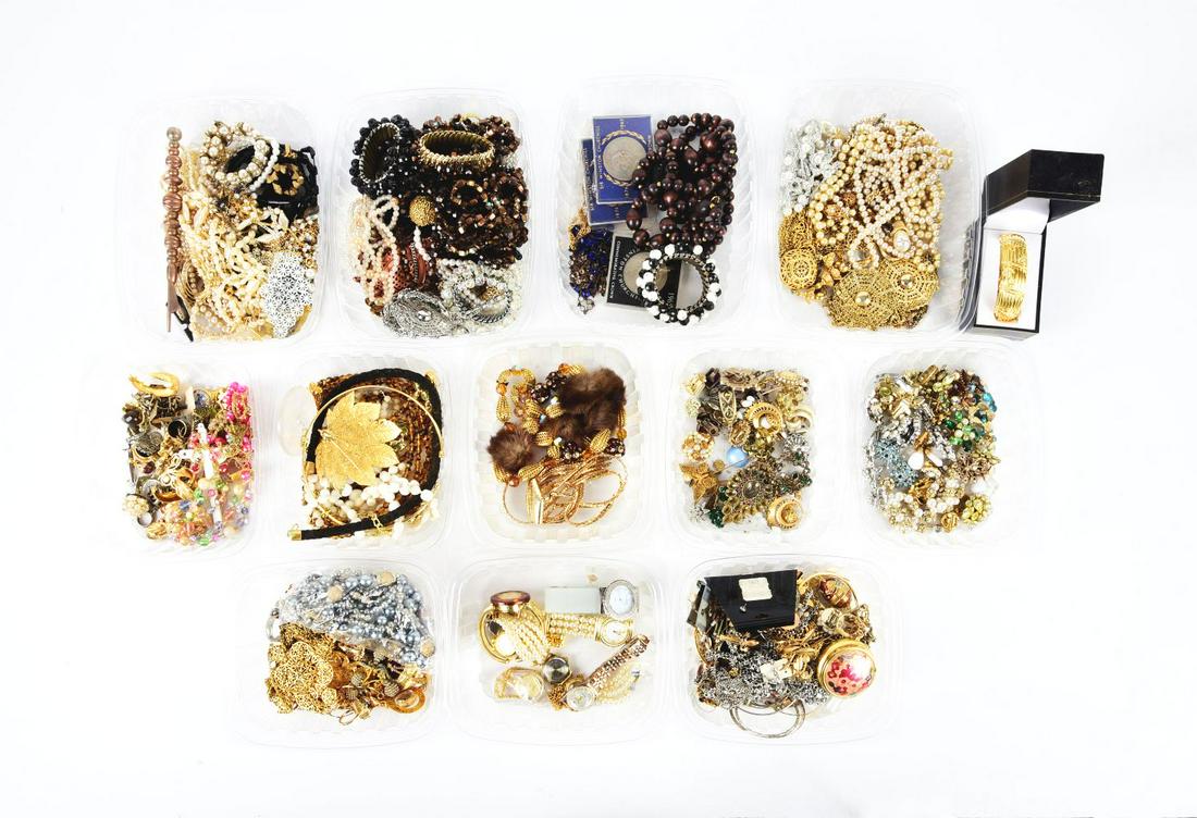 MASSIVE LOT OF VINTAGE AND NEW COSTUME JEWELRY. (1 of 1)