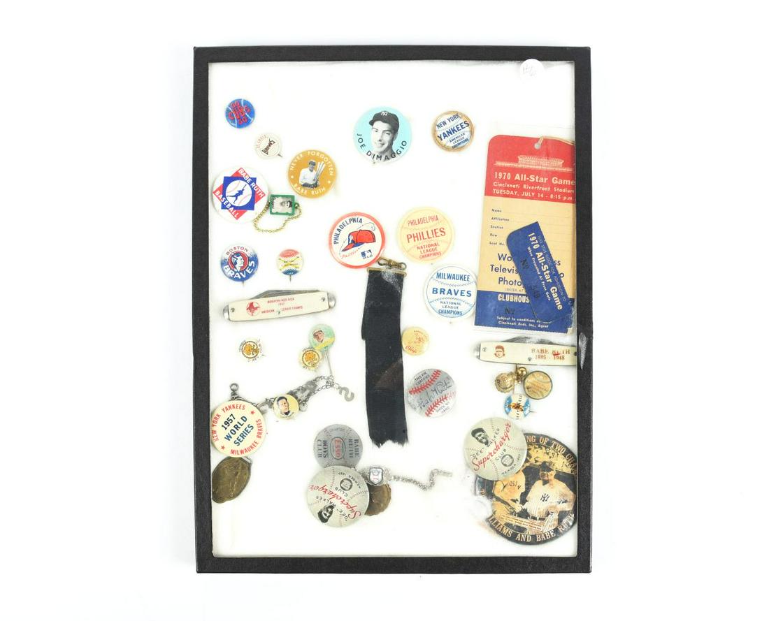 LOT OF MISCELLANEOUS VINTAGE AND CONTEMPORARY BASEBALL BUTTONS, KNIVES, AND OTHER MEMORABILIA ITEMS. (1 of 1)