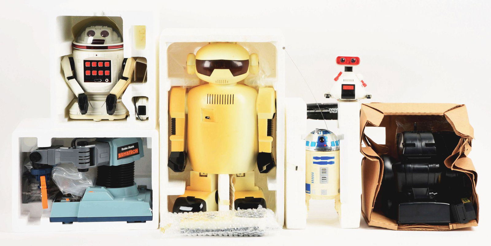 LOT OF 6: VARIOUS SPACE AND ROBOT TOYS. (1 of 3)