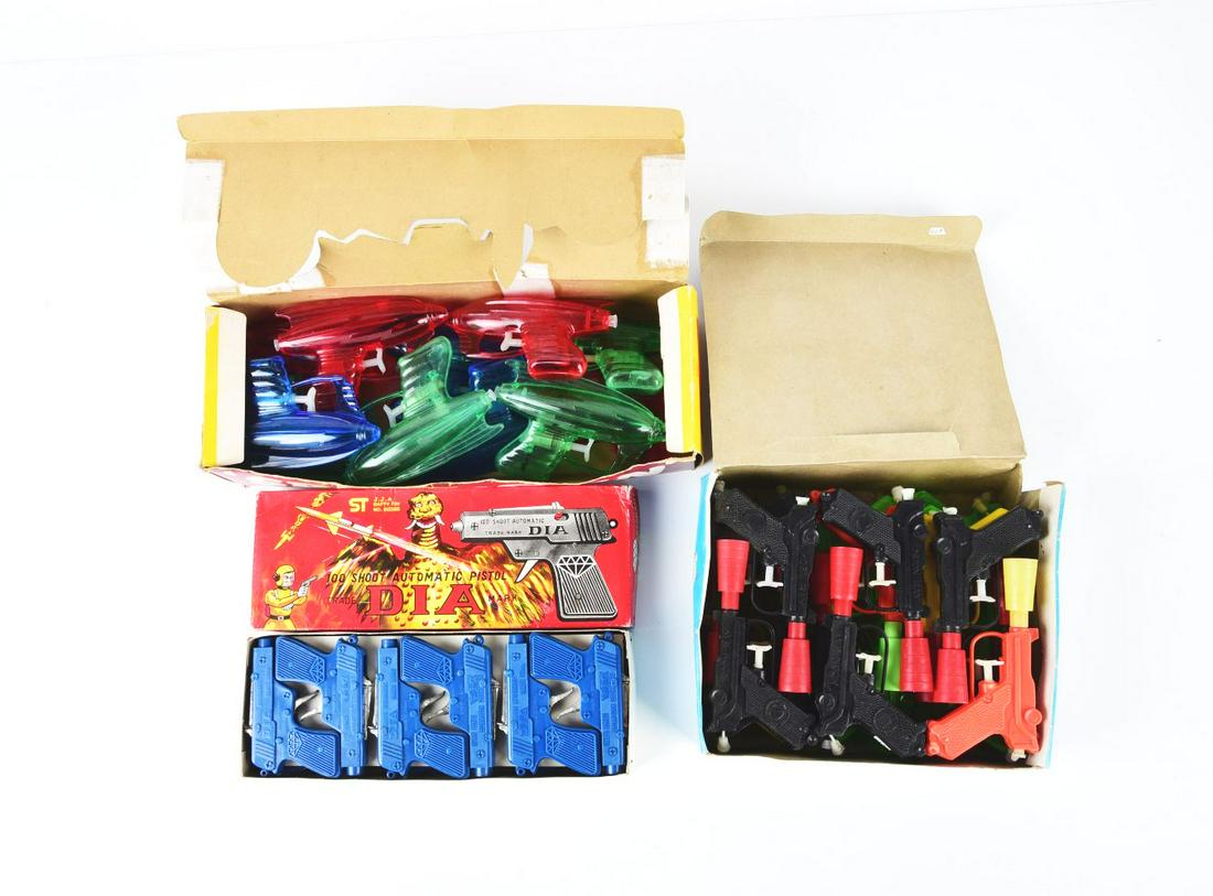 LOT OF 3: THREE STORE DISPLAY BOXES OF SPACE PISTOLS . (1 of 2)