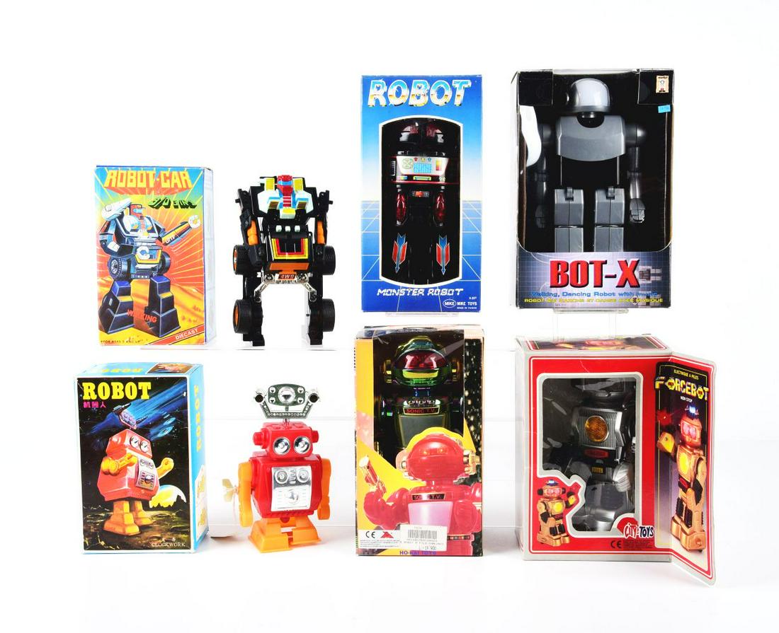 LOT OF 6: VARIOUS METAL & PLASTIC ROBOTS. (1 of 1)