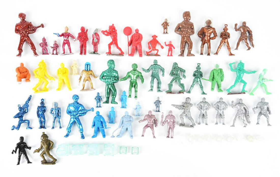 LOT OF APPROX. 50: VARIOUS PLASTIC SPACE FIGURES. (1 of 1)