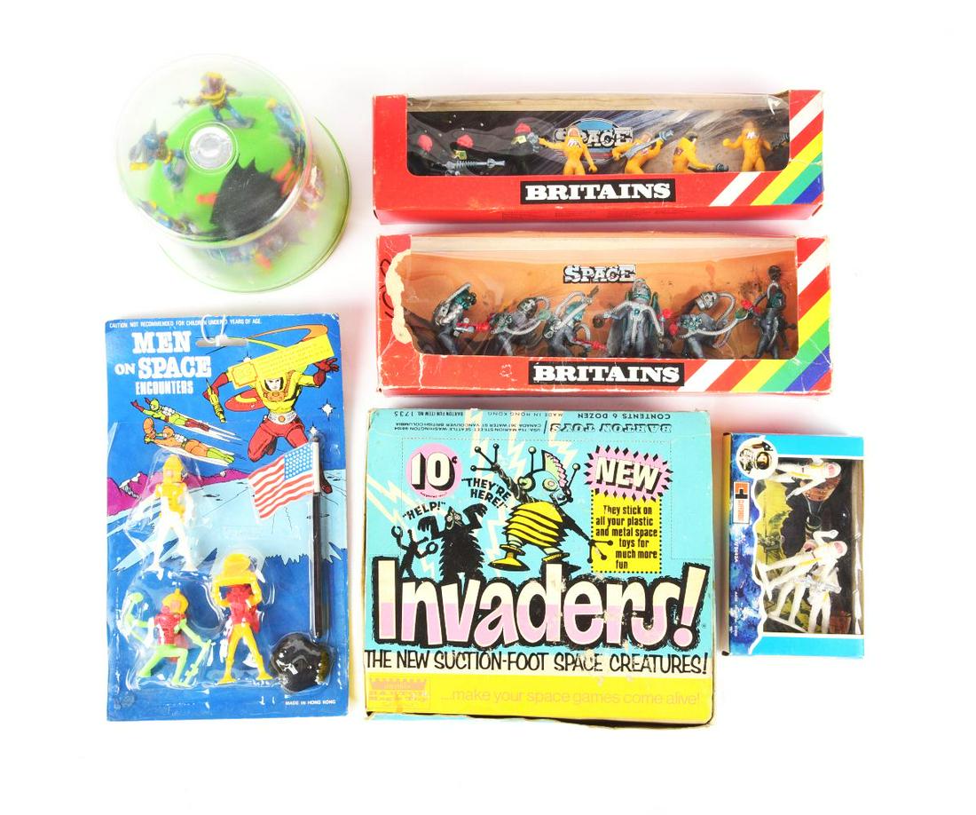 LARGE LOT OF EUROPEAN & HONG KONG RUBBER & PLASTIC SPACE FIGURES. (1 of 1)