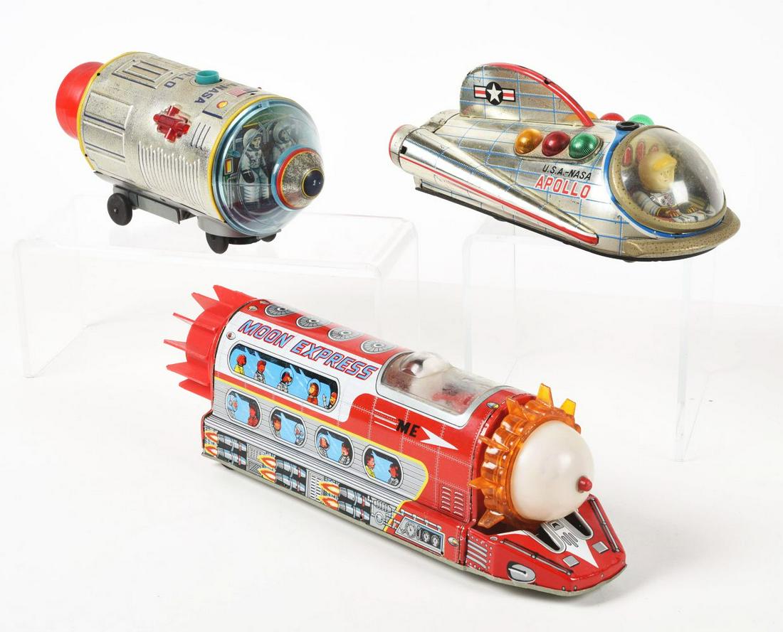 LOT OF 3: JAPANESE TIN LITHO BATTERY-OPERATED SPACE VEHICLES. (1 of 2)