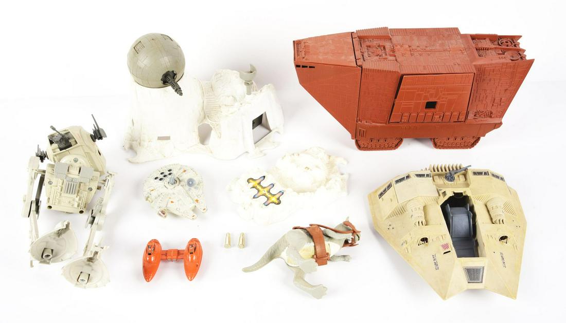 LARGE LOT OF STAR WARS BUILDINGS, ACCESSORIES & VEHICLES. (1 of 1)