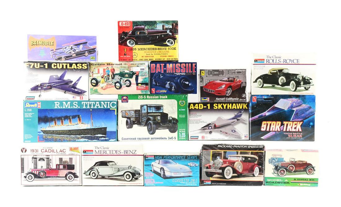 LOT OF APPROXIMATELY 15 VARIOUS MODEL KITS. (1 of 1)