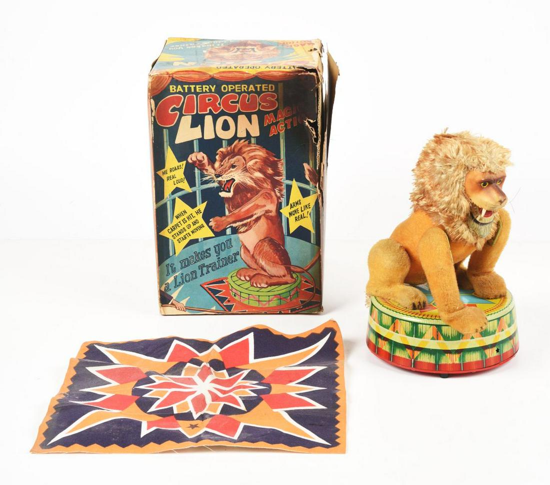 JAPANESE BATTERY-OPERATED CIRCUS LION IN PARTIAL ORIGINAL BOX. (1 of 2)