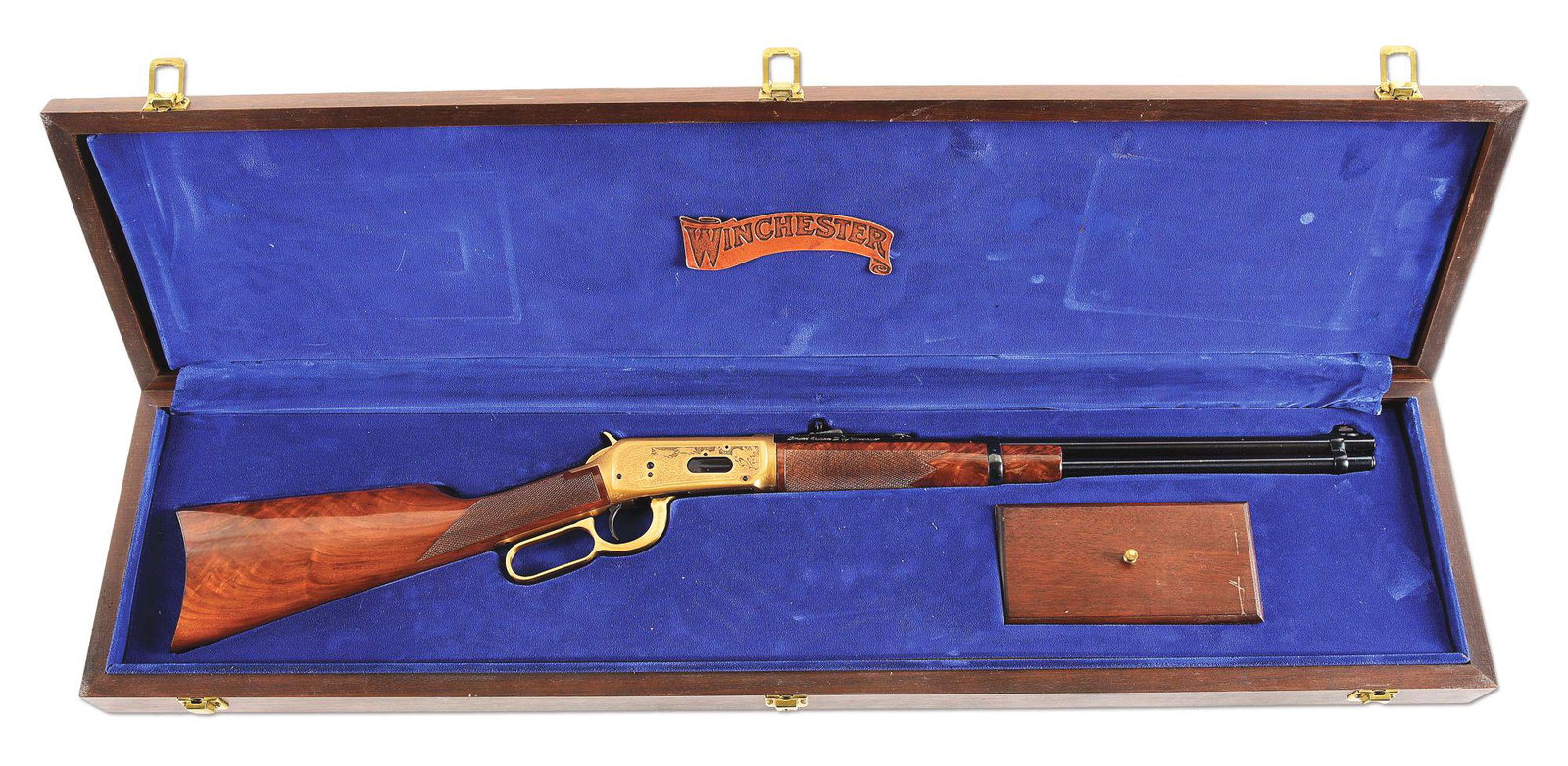 (M) WINCHESTER MODEL 94 LIMITED EDITION II LEVER ACTION RIFLE: Winchester Commemorative Model 94 Limited Edition II made by Winchester Repeating Arms Company in 1979 to mark the sale of 5 million 94s. 1 of 1500 made. 20" Winchester Proof Steel carbine style round