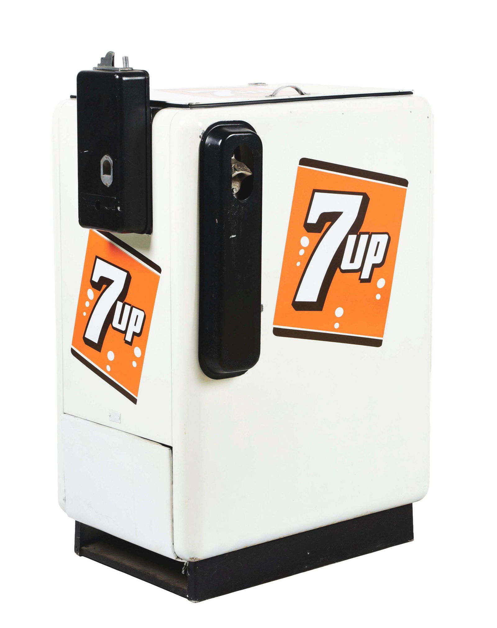 7UP VENDOR/COOLER. (1 of 9)