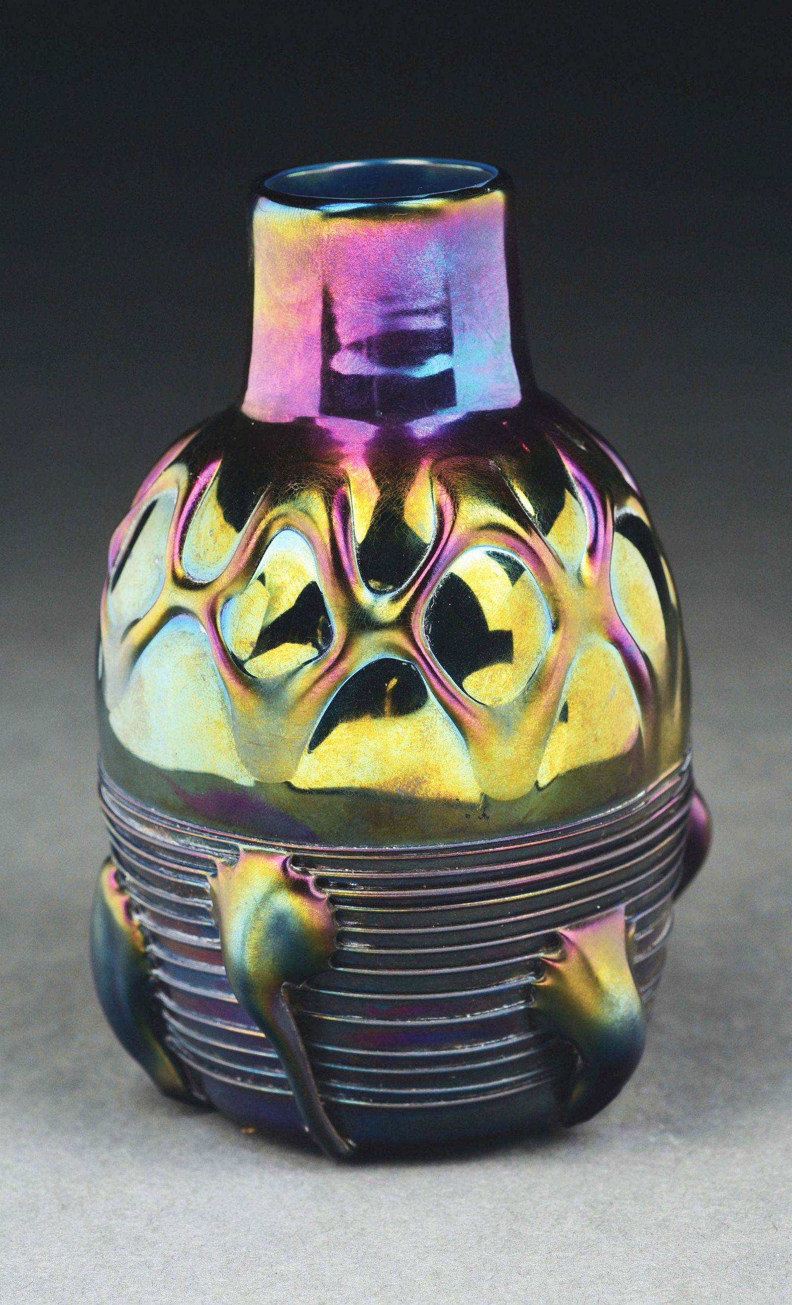 TIFFANY STUDIOS FAVRILE GLASS PURPLE VASE. (1 of 6)