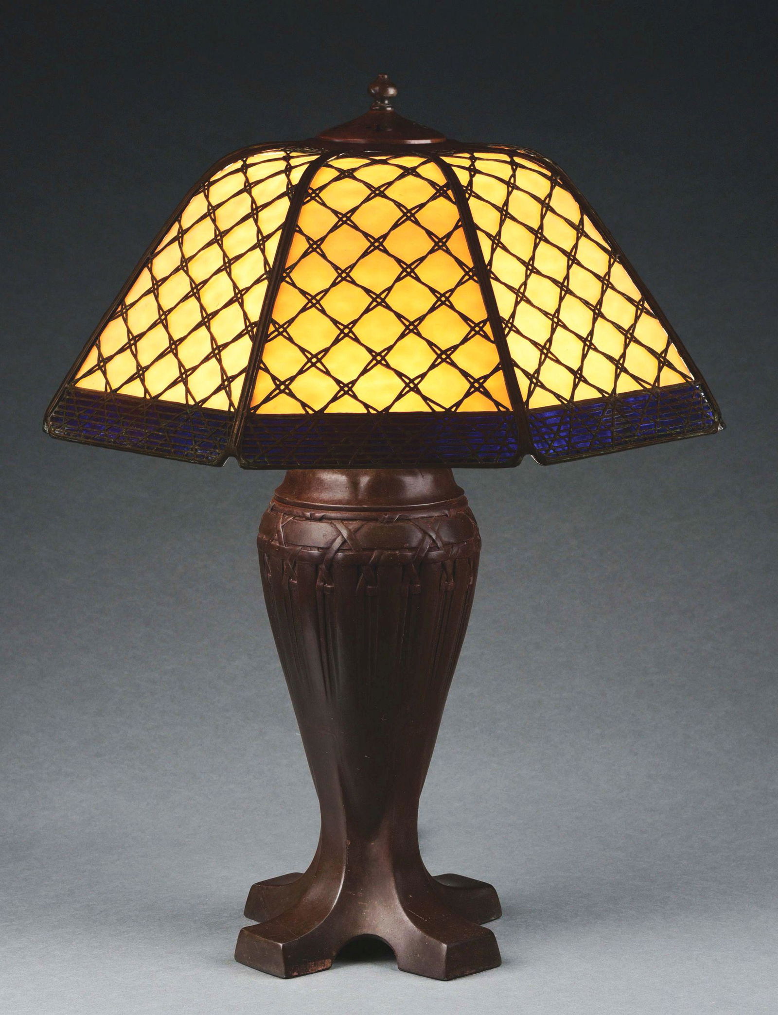 VERY RARE HANDEL BASKET WEAVE SLAG GLASS OVERLAY LAMP. (1 of 9)