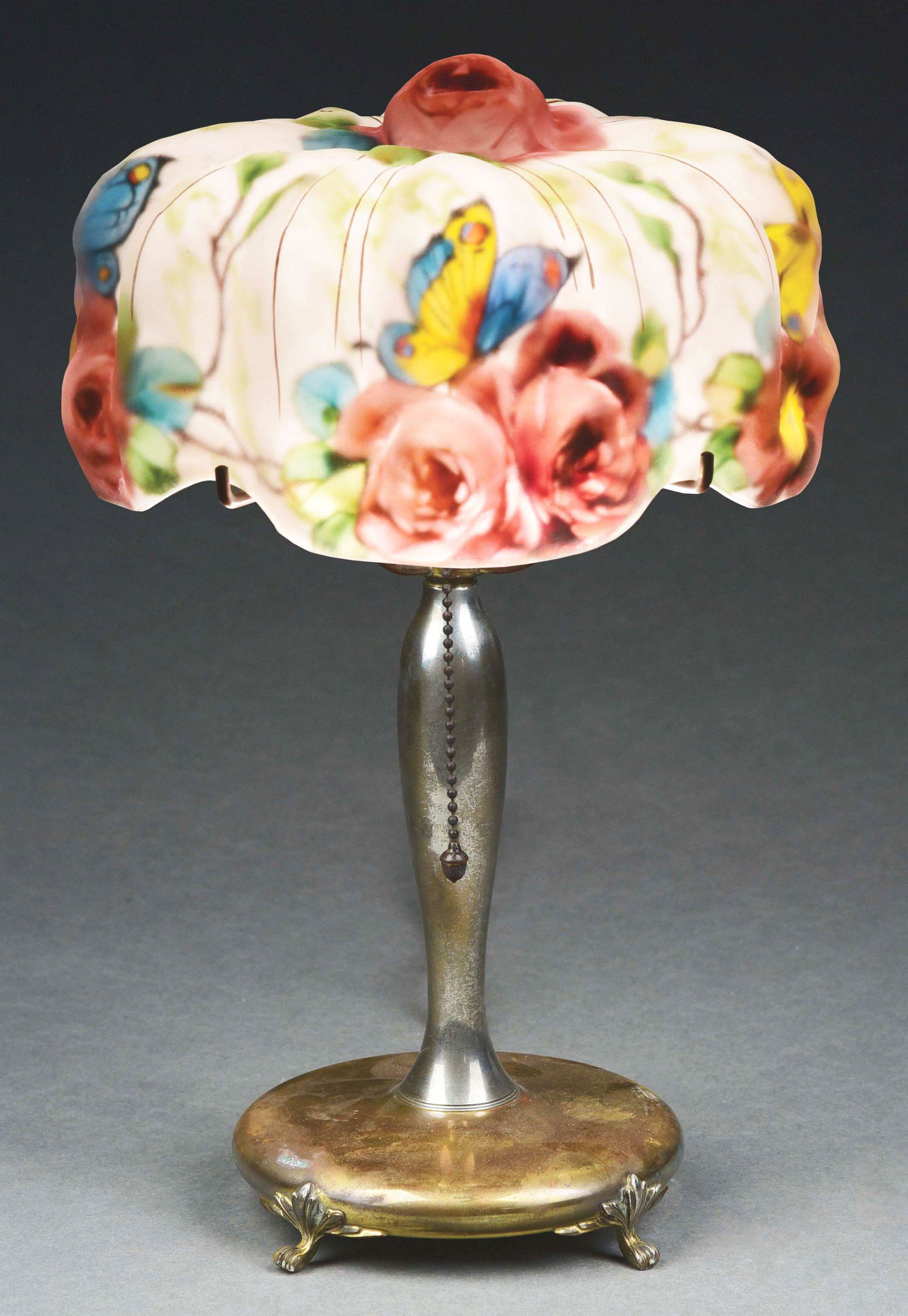 PAIRPOINT REVERSE PAINTED AND PUFFY PAPILLON AND ROSE BOUDOIR LAMP. (1 of 8)