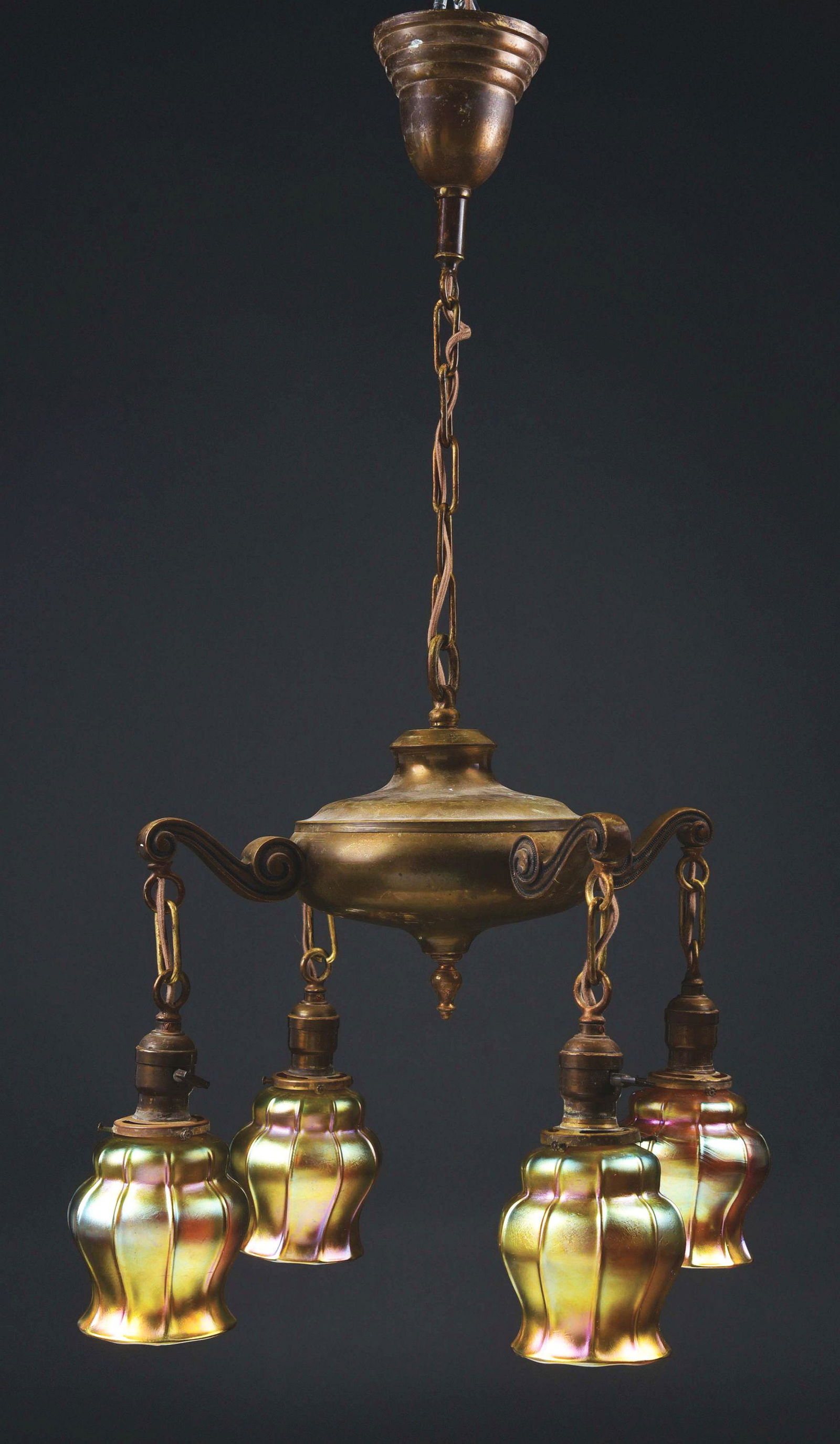 4-LIGHT CHANDELIER ATTRIBUTED TO STEUBEN. (1 of 4)