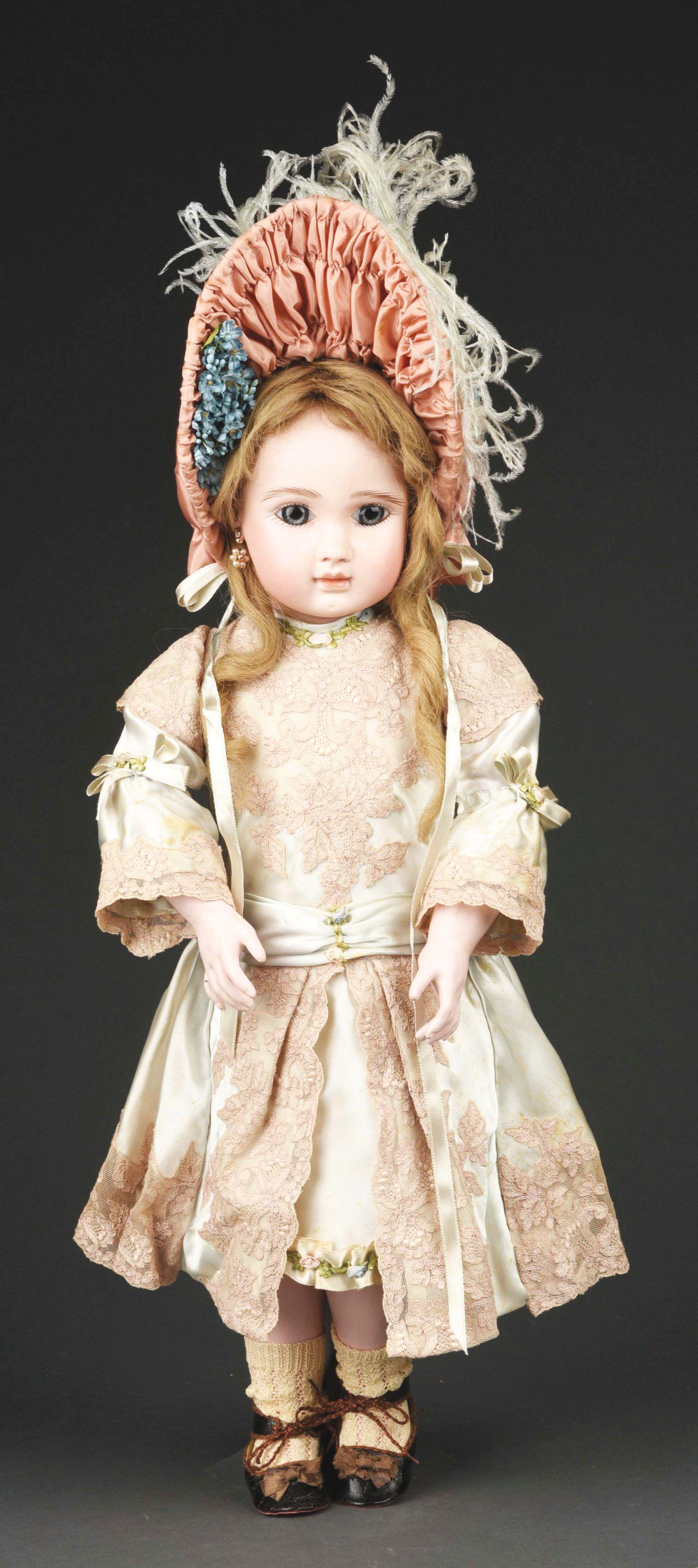 EXCEPTIONALLY LOVELY J. STEINER FIGURE A BEBE. (1 of 2)