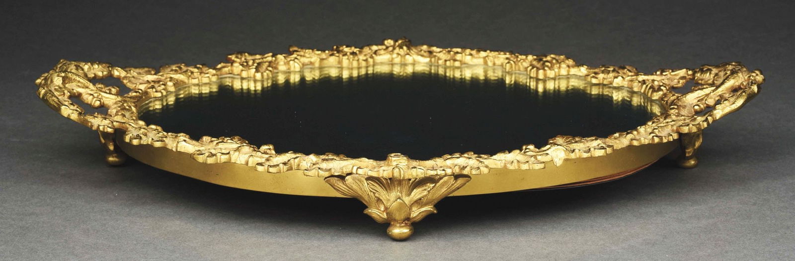 BRASS MIRRORED TRAY W/ HANDLES & 4 FEET. (1 of 7)