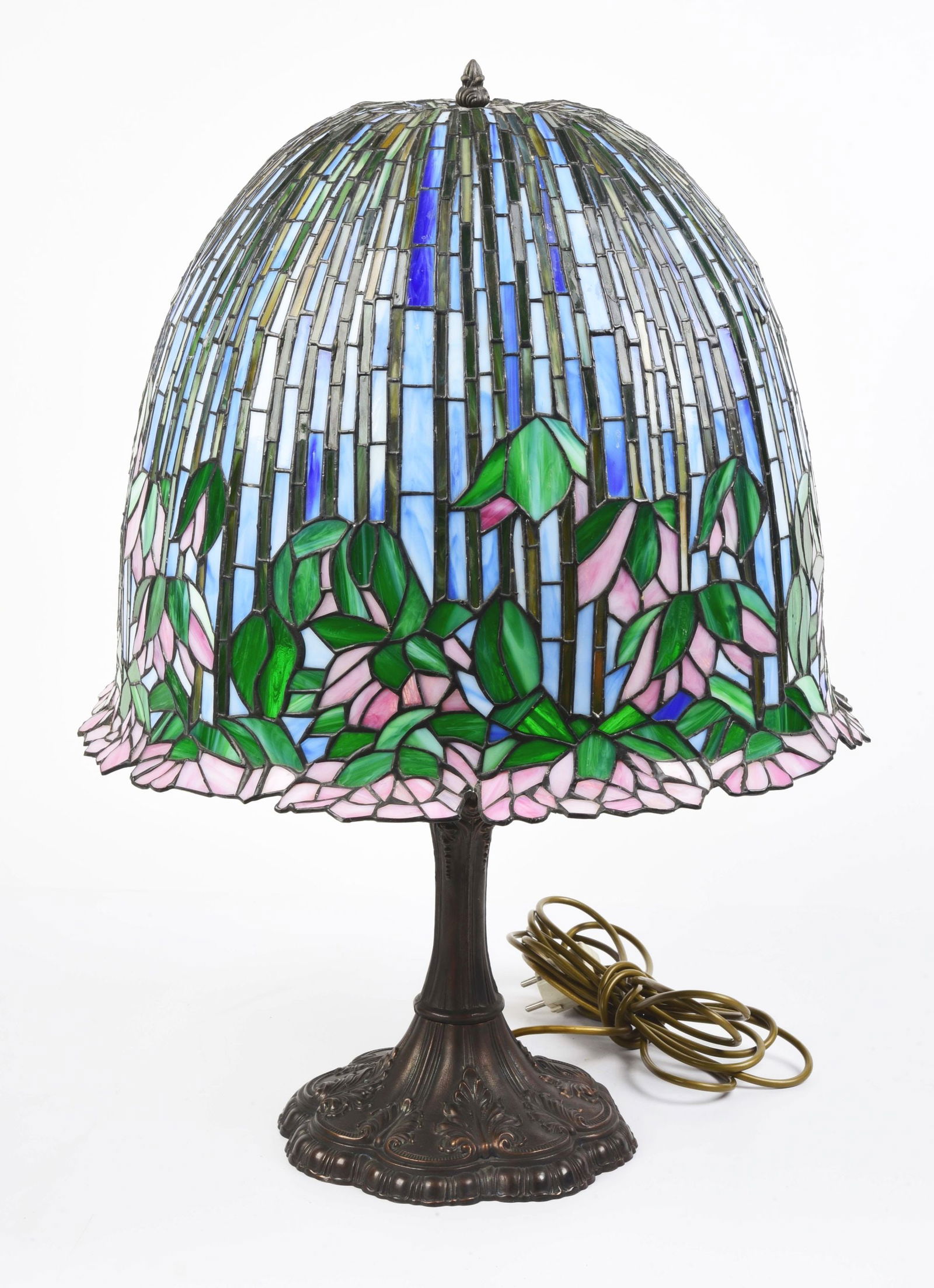TIFFANY STYLE BAMBOO STAINED GLASS LAMP. (1 of 4)