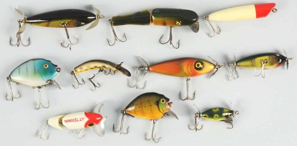 Lot of 10: Fishing Lures.: Many with a triple hook. General overall wear. Condition (Very Good - Excellent). Size Largest: 4" L.