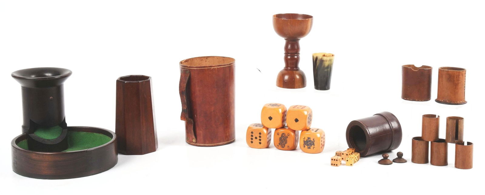 COLLECTION OF 8 GAMBLING ITEMS. (1 of 1)