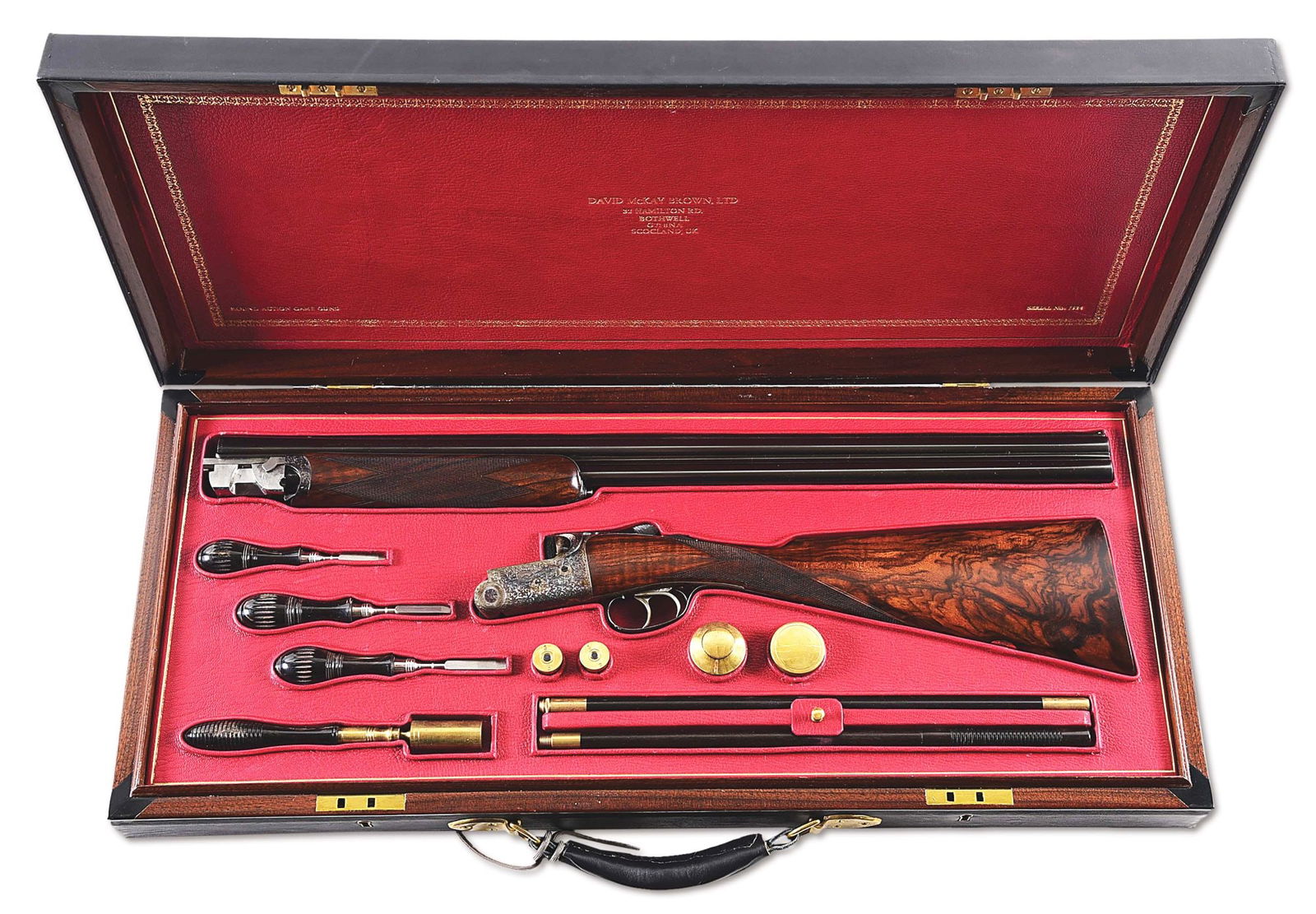 (M) DAVID MCKAY BROWN ROUND ACTION GAME GUN WITH FRENCH FITTED CASE AND ACCESSORIES.: This fine gun by this highly regarded Scottish maker, who has been keeping the Dickson round action tradition alive, has 28" demi-bloc barrels mounted with narrow, flat, matted rib. Right side of top