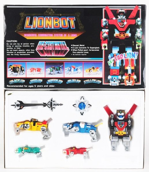 Rare Medium Lionbot (Voltron III).: Taiwan. Very, very difficult to find "the lost denzi gattai popy" version combiner. This medium sized lionbot combines just like the larger deluxe toy. Condition (Near Mint Plus). Size Box: 10 - 1/2" 