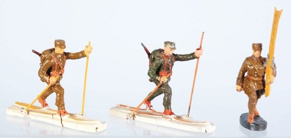 Lot of 3: Elastolin 7cm Ski Troopers.: Some cracking on the skis of two figures. Condition (Very Good).