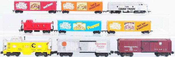 Lot of 2 Train Sets & Rolling Stock.: Includes Lionel no. 11230 post-war freight train in original box, Gaines Gravy Train in original box, and three American Flyer s-gauge freight cars in original boxes. Condition (Very Good).