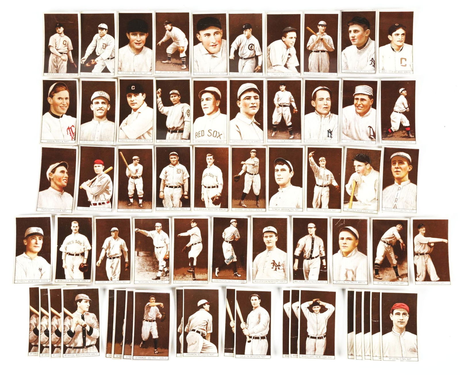 LARGE LOT OF BASEBALL CARDS. (1 of 1)