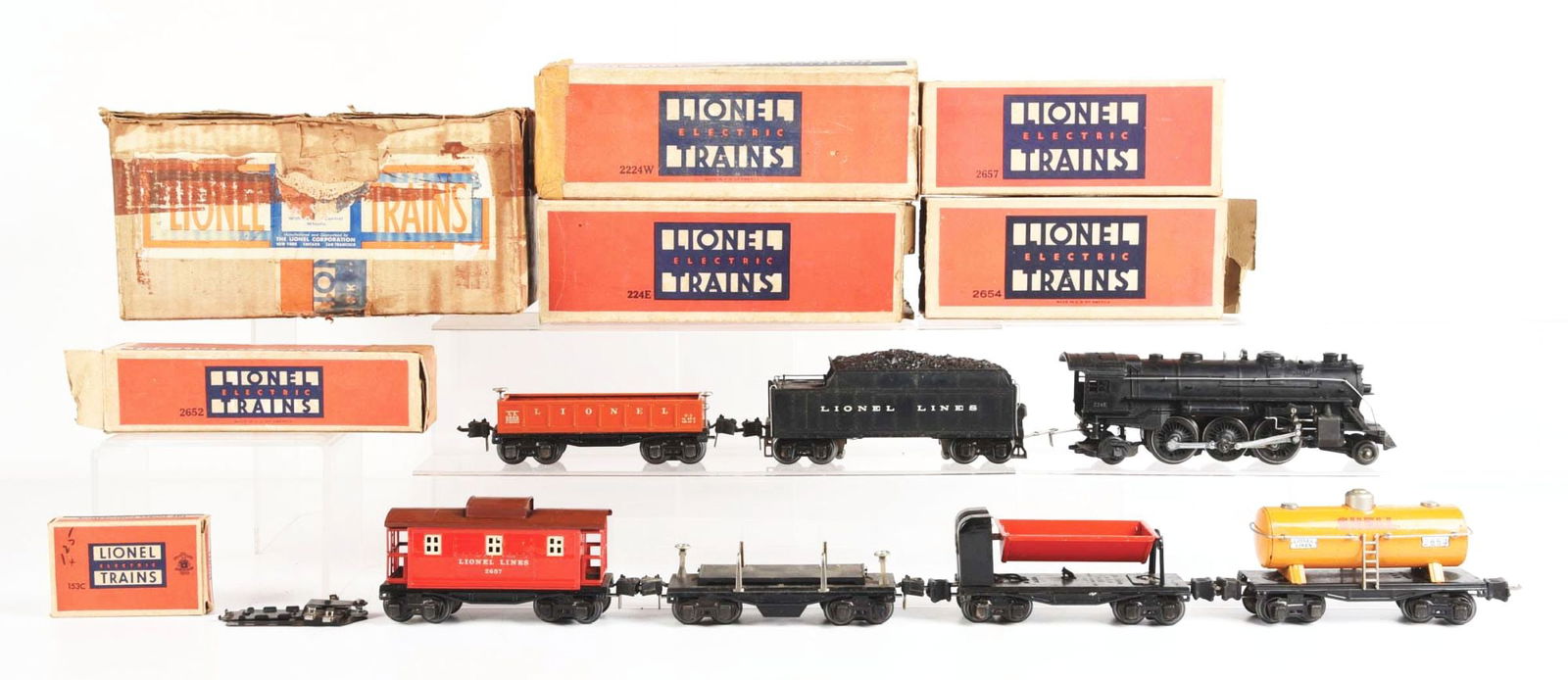 LIONEL O GAUGE NO. 224 FREIGHT TRAIN SET (1 of 2)
