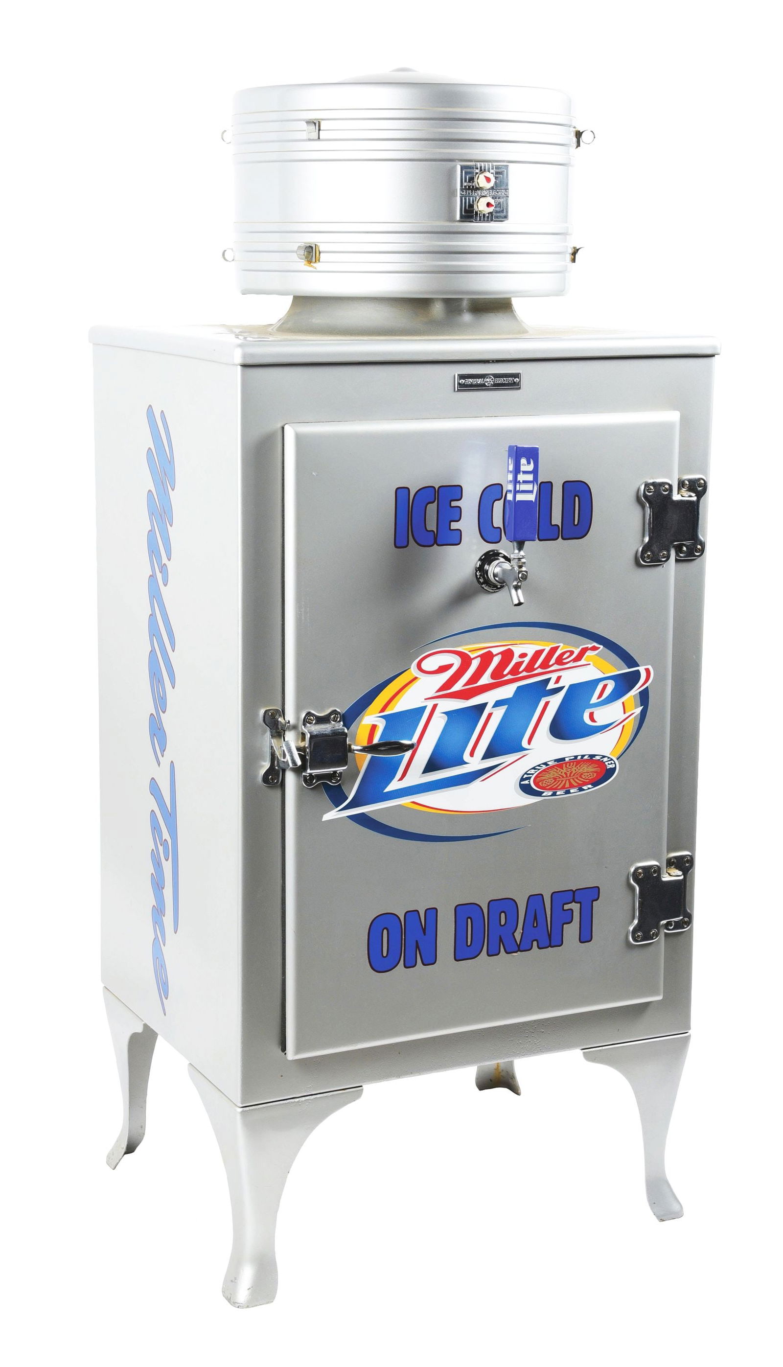 RESTORED MILLER LITE G.E. REFRIGERATOR. (1 of 5)