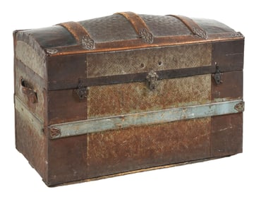 LARGE ANTIQUE WOODEN CHEST