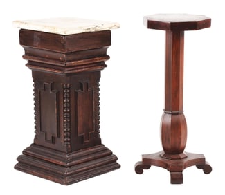 PAIR OF WOOD SLOT MACHINE OR TRADE STIMULATOR STANDS