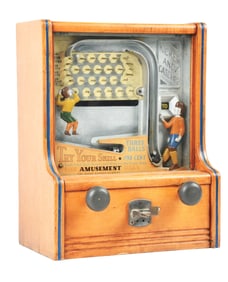 EARLY VERSION OF THE CLASSIC KICKER & CATCHER ARCADE GAME