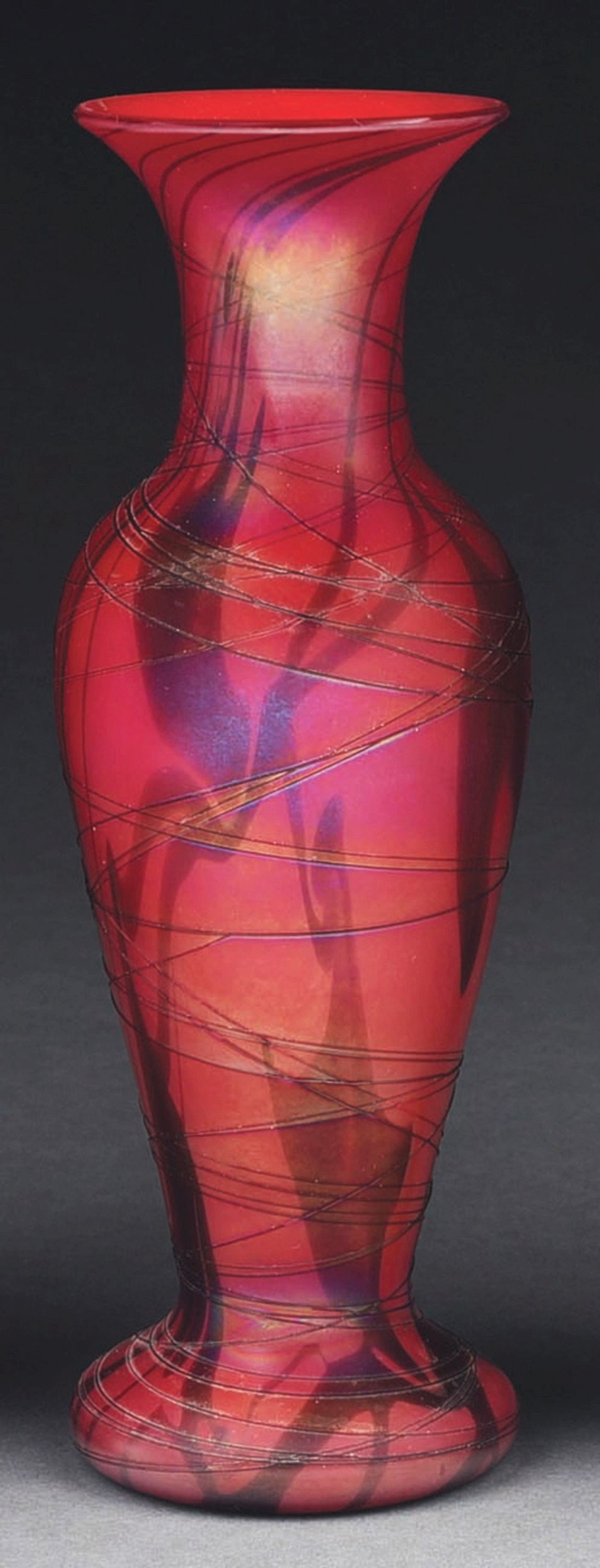 FENTON KARNAC RED GLASS VASE (1 of 5)