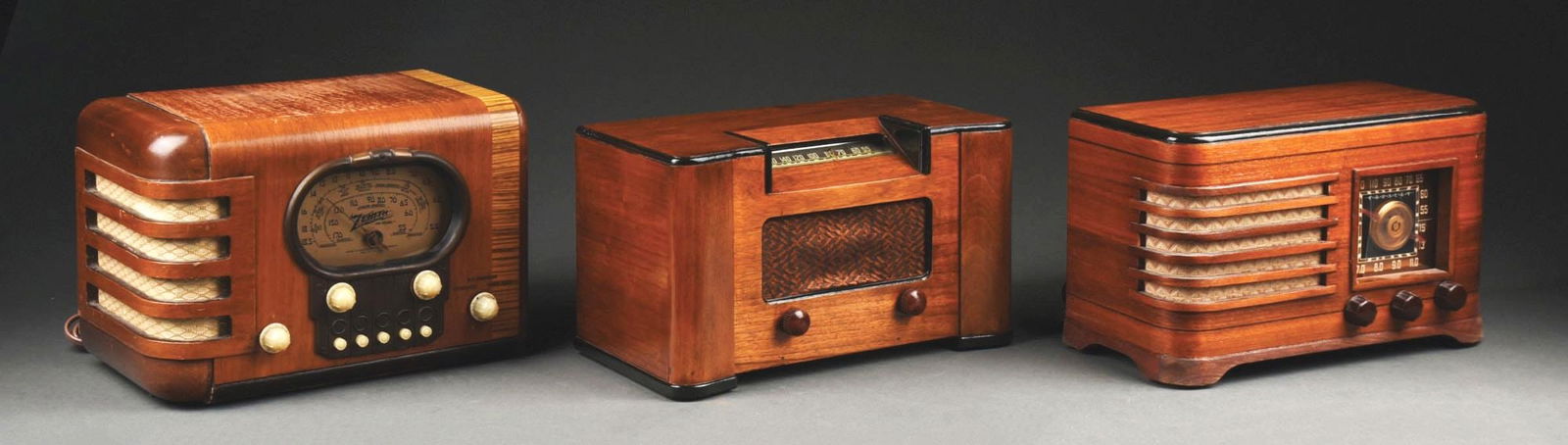 COLLECTION OF 3: CROSLEY AND ZENITH TABLE RADIOS (1 of 7)