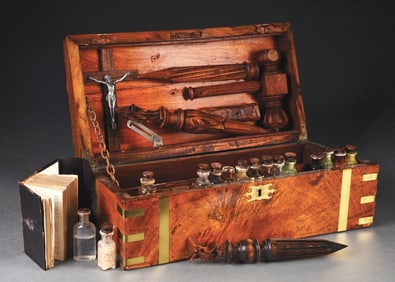 VAMPIRE KILLING KIT.