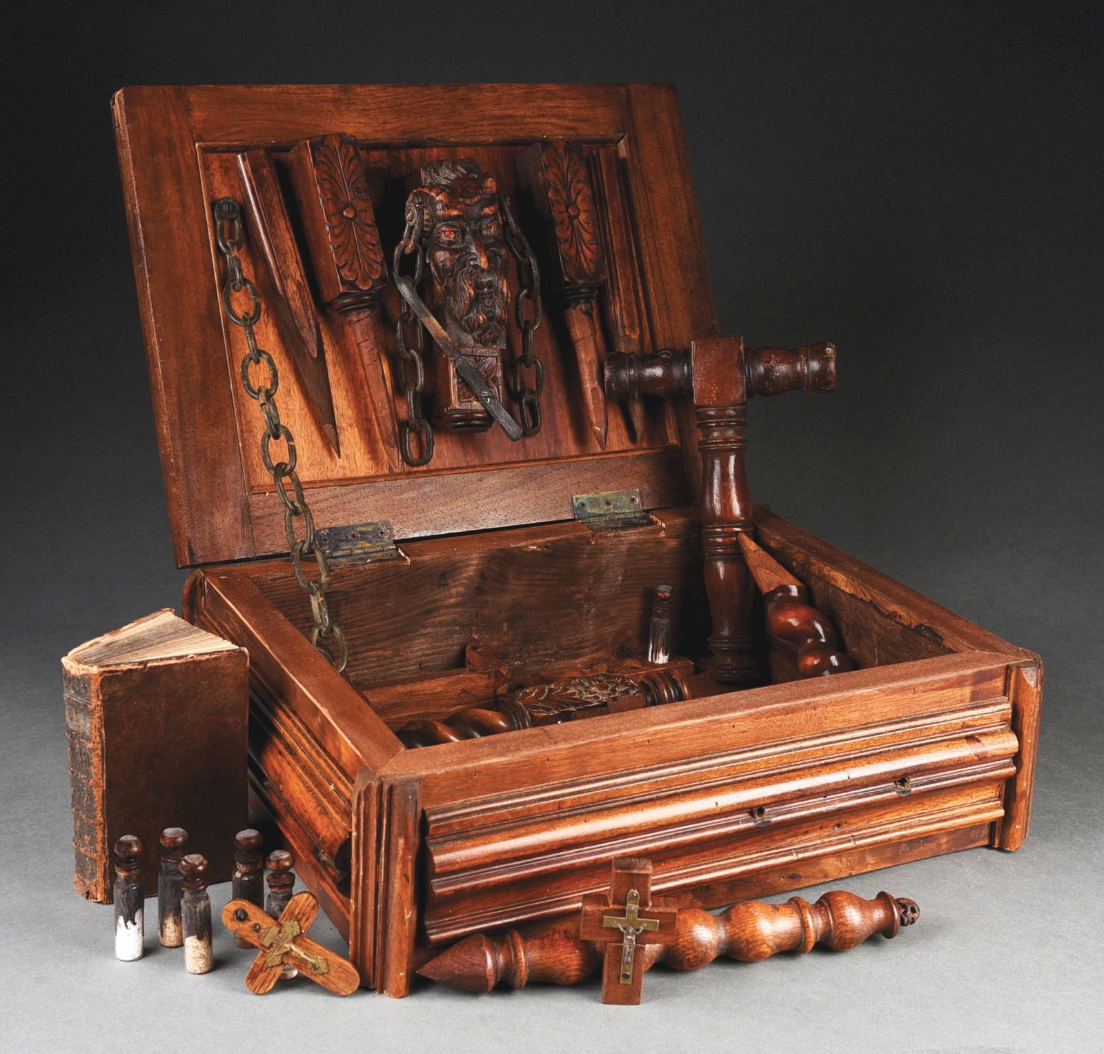 18TH - 19TH CENTURY PERIOD VAMPIRE KILLING KIT TRUNK (1 of 7)