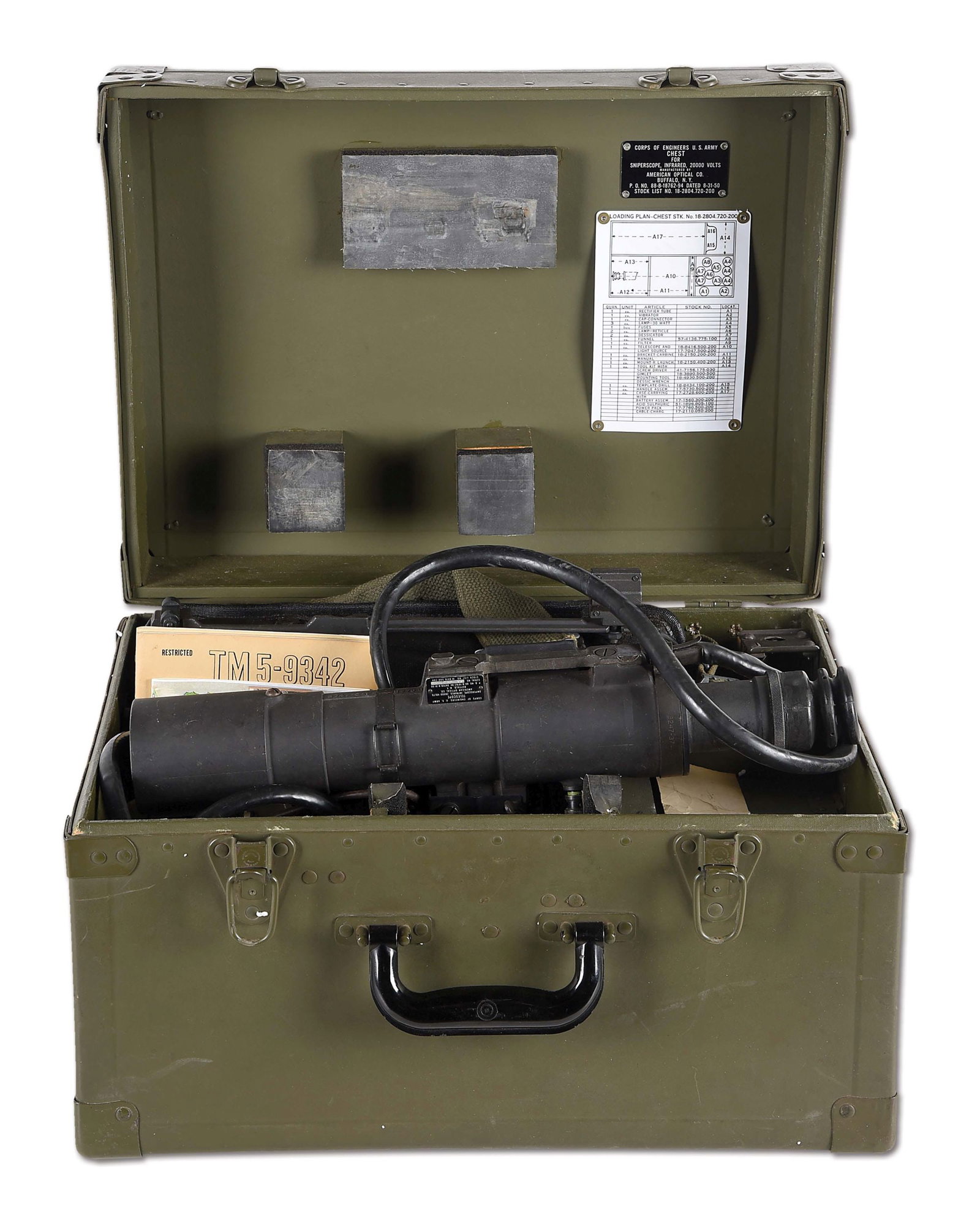 VERY NICE US M3 INFRARED SNIPER SCOPE WITH CASE AND ACCESSORIES.: Manufactured by the American Optical Co. in 1950 for use in the Korean War, where these optics saw heavy use, largely mounted to M1 and M2 carbines. This example is accompanied by a correct military h