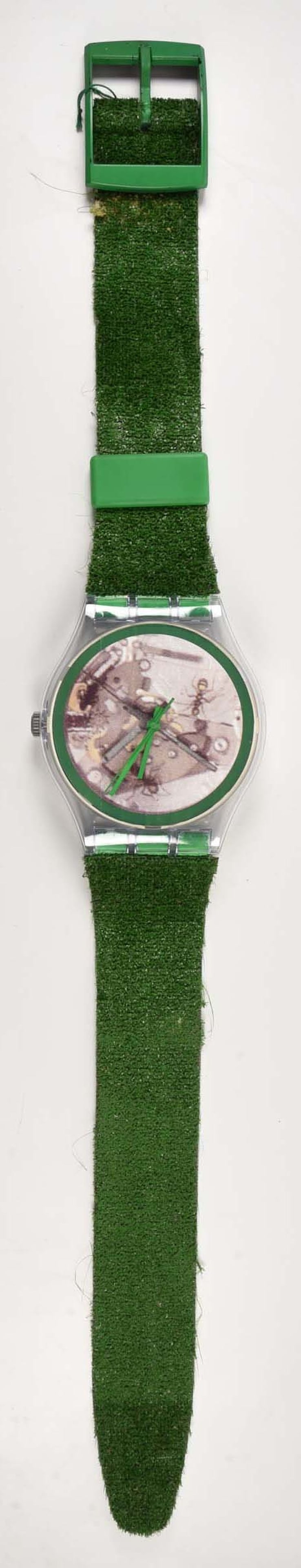 LARGE DISPLAY SWATCH WATCH (1 of 2)