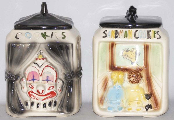 Lot of 2: American Bisque Flasher Cookie Jars.: Includes a Sandman Cookies flasher and a clown on stage flasher. Clown has moderate paint loss. Condition (Very Good - Excellent). Size Each: 9" T.