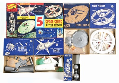 RARE LINDBERG SPACESHIPS OF THE FUTURE MODEL KIT