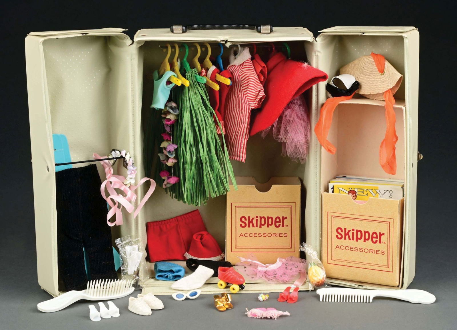 1960S BARBIE, SKIPPER CARRYING CASE (1 of 6)