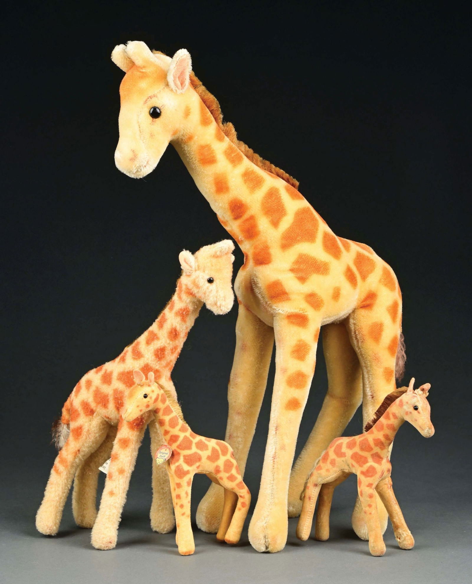 LOT OF 4: STEIFF STUFFED ANIMAL GIRAFFES (1 of 2)