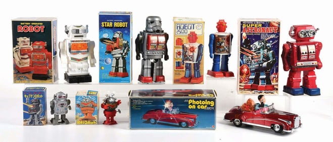 LOT OF 7: VARIOUS JAPANESE, CHINESE & MADE IN HONG KONG MOSTLY ROBOT TOYS