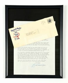 NICE LOT OF VINTAGE ELVIS PRESELEY FAN CLUB MEMORABILIA